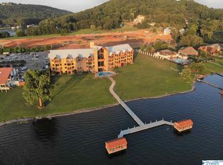 7038 Val Monte Dr, Guntersville, AL 35976