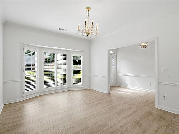 4th image of 330 Carybell Ln