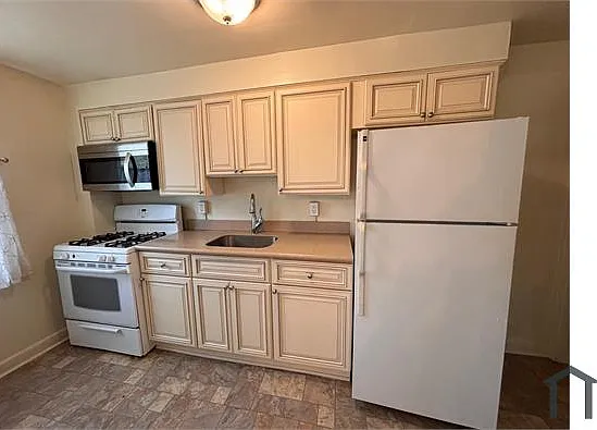 3245 Westmont Ave — Photo 11