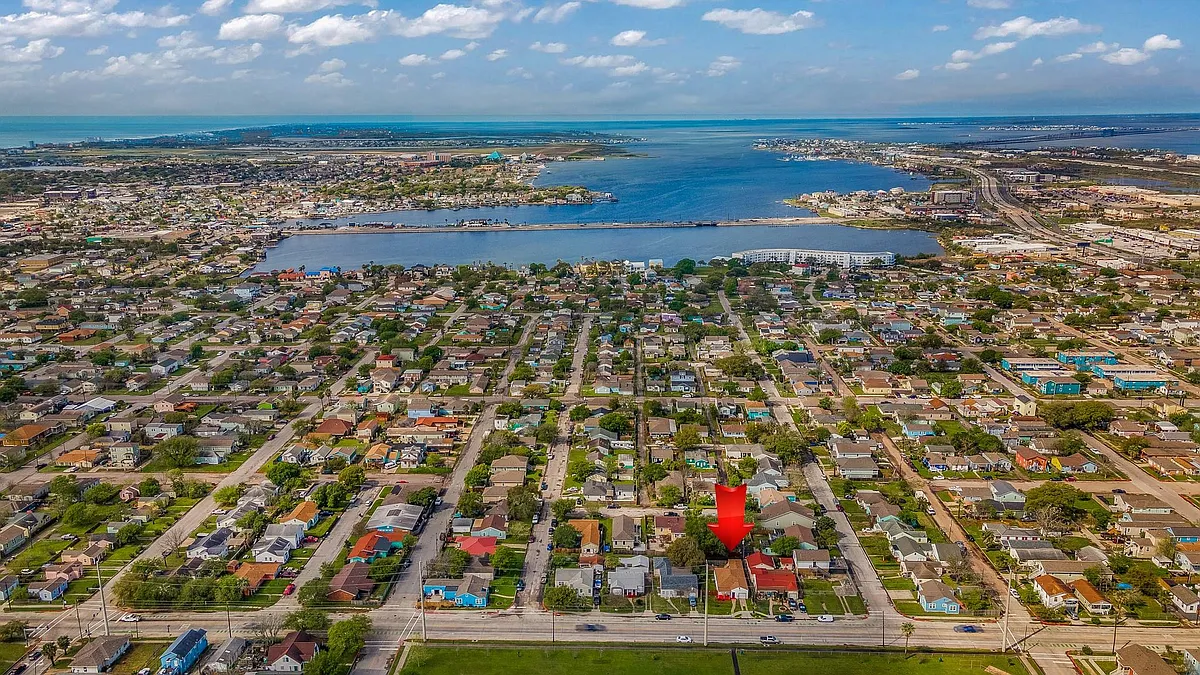 Building Photo - 1413 53rd St