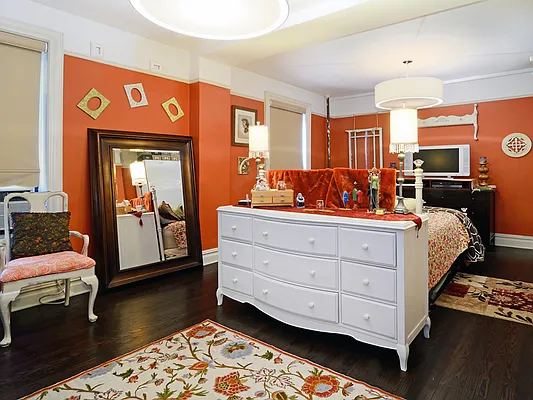 Sold by Sotheby's International Realty | media 18