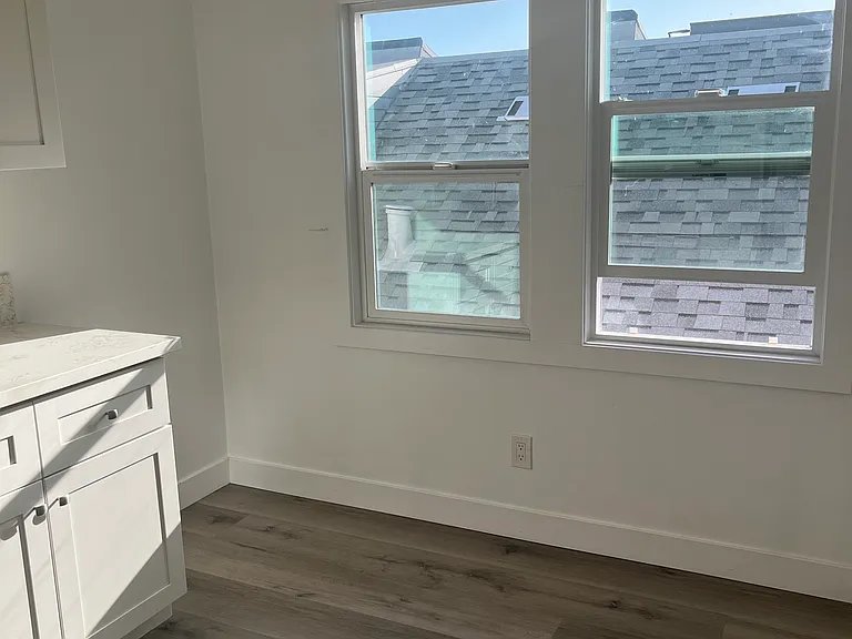 1237 Russell St #8 — Photo 6