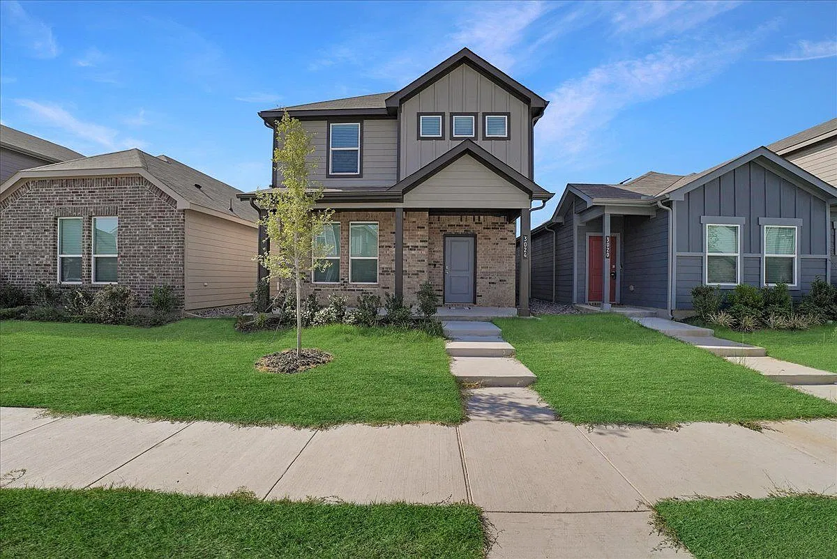 3 bed, 2.5 bath, 1935 sqft, $2,100 — Photo 1