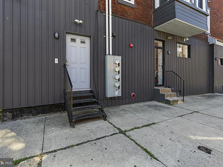 537 N 35th St #3 — Photo 17