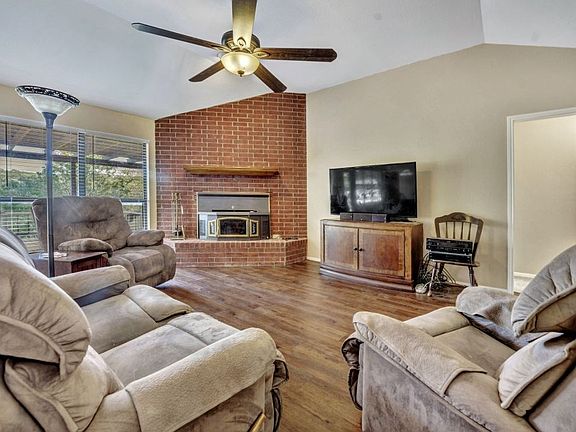 4th image of 113 Lonesome Dove Ln