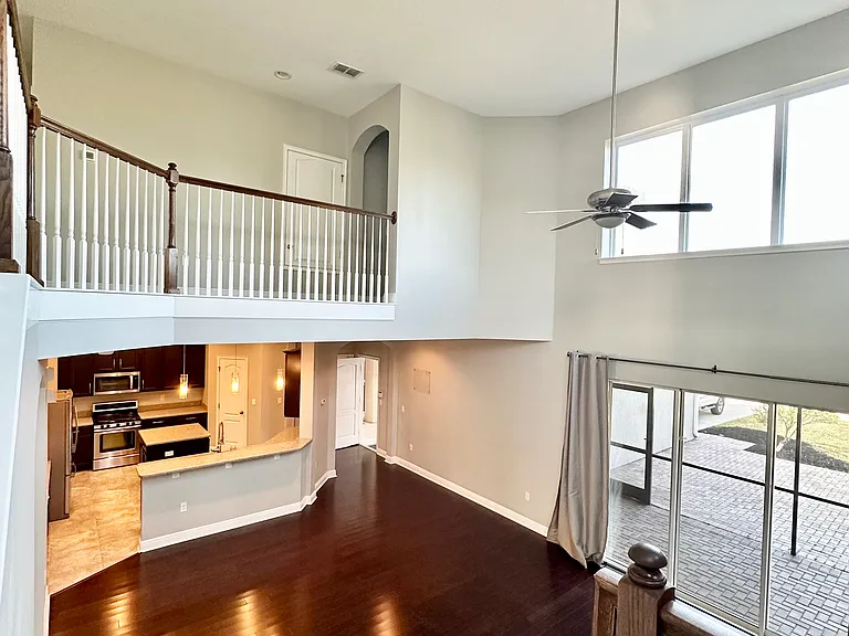 7922 Hampton Lake Dr — Photo 8