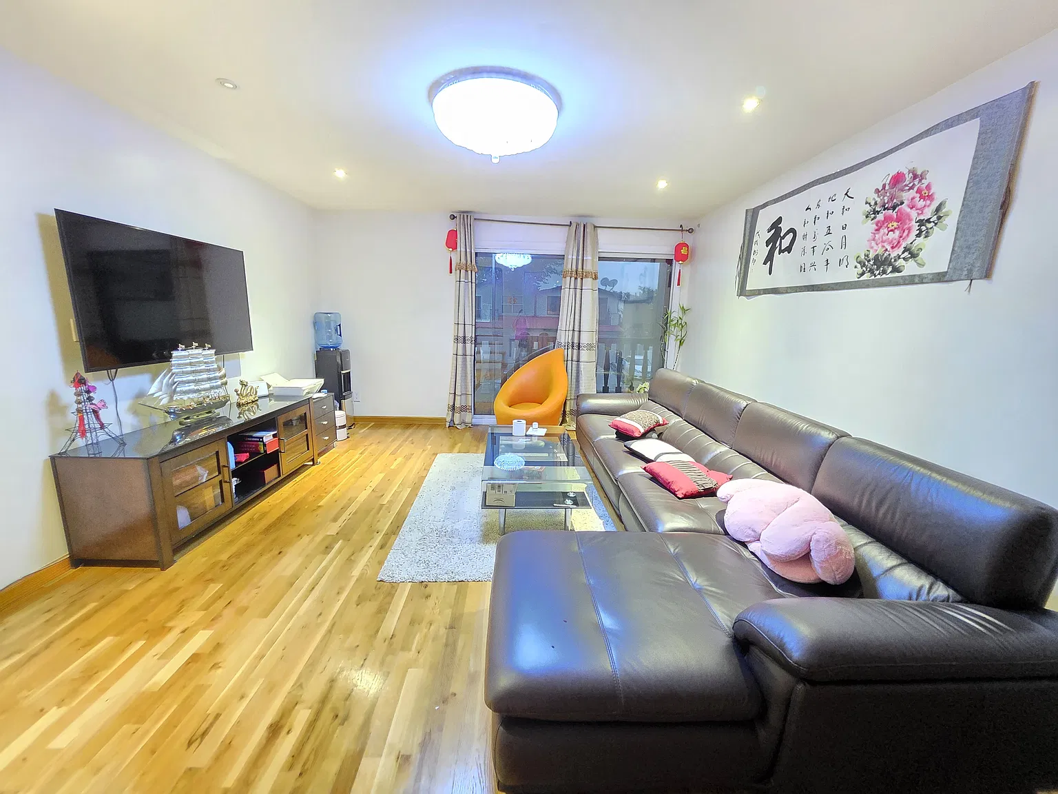 4 bed, 1.5 bath, $3,500 — Photo 2