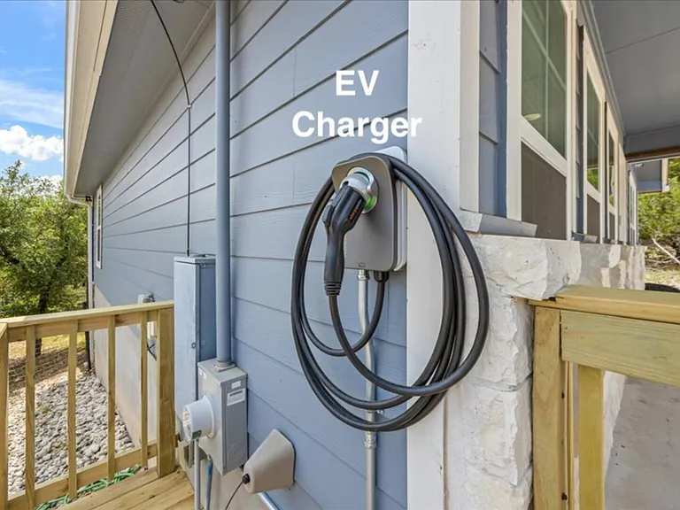 Eastview Dr — Photo 21