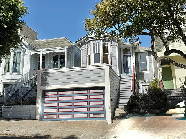 2 bed, 1.5 bath, 1230 sqft, $9,500 — Photo 3