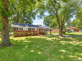 815 Brookwood Dr, Mooresville, NC 28115