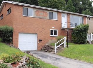 565 Lucia Dr, Wilkins Twp, PA 15221