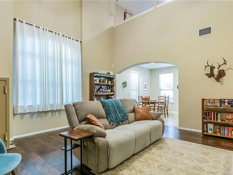 6707 Bayberry Dr — Photo 2