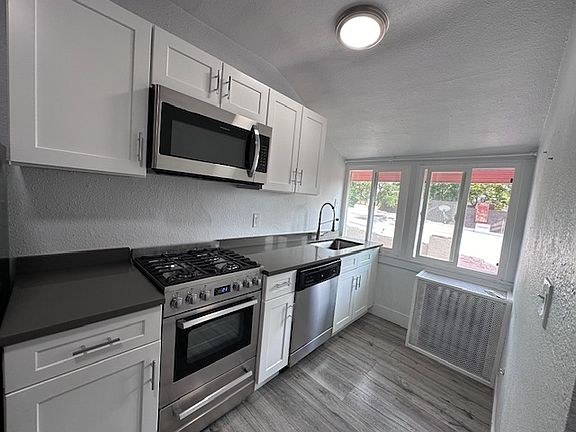 2nd image of 1159 N Corona St APT 3