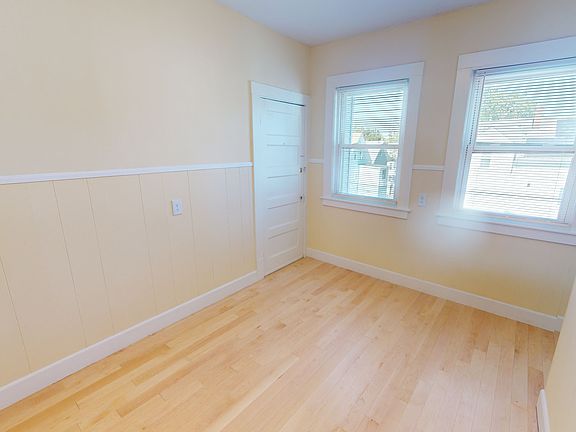 4th image of 243 Belmont St #3R