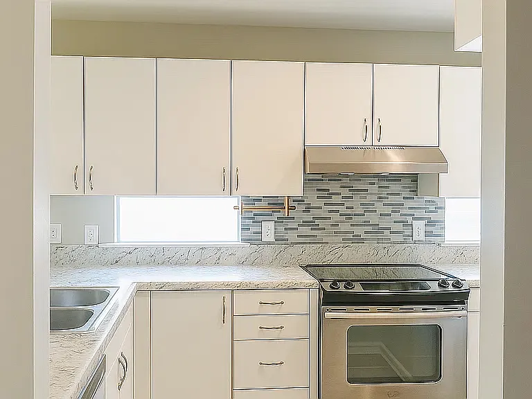 604 Battery Ln — Photo 2