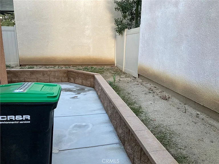 42744 Azure St — Photo 14