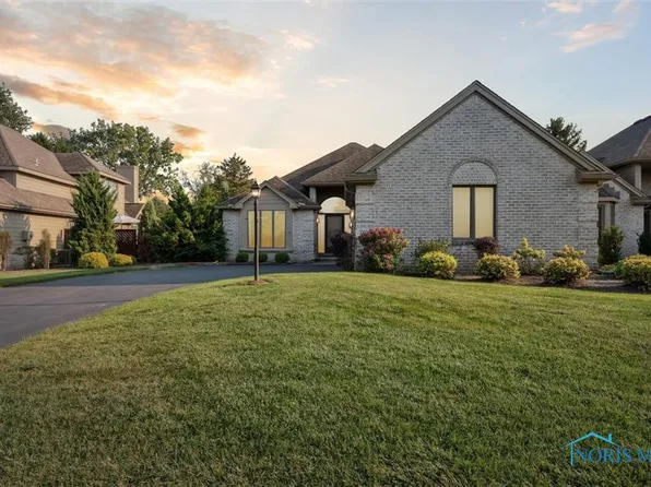 7401 Country Commons Ln #7401, Sylvania, OH 43560