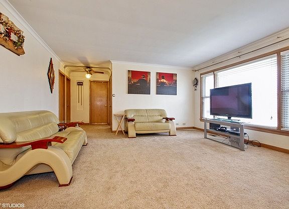 3rd image of 6847 W Oakton Ct