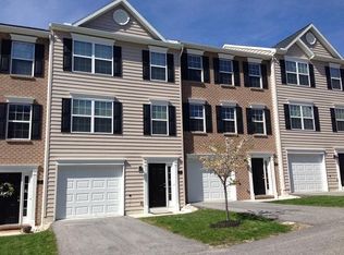 16 Mustang Dr, Hanover, PA 17331