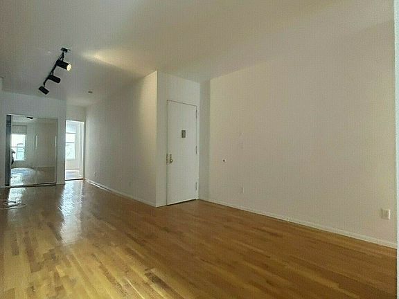 3rd image of 180 Driggs Ave #3R