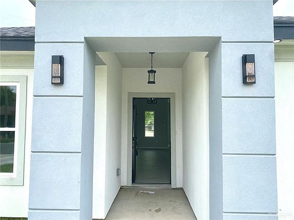 2nd image of 625 Delia Ln