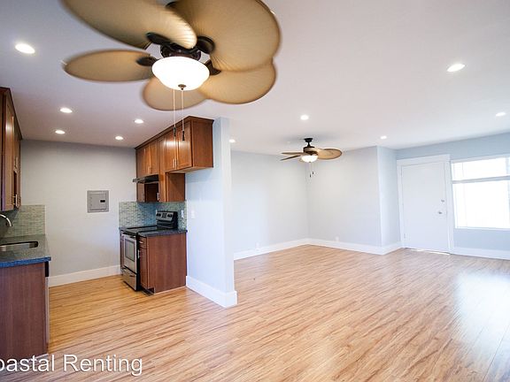 2nd image of 1516 E 2nd St APT 9