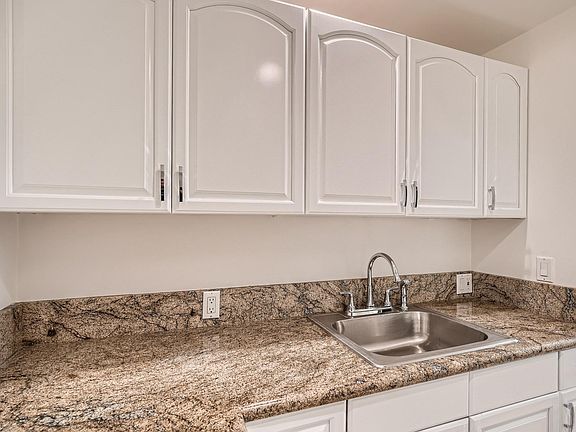 3rd image of 9044 Shoreham Dr