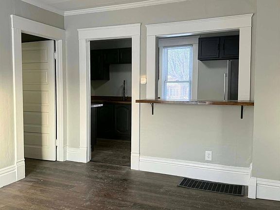 3rd image of 6991 W Lakeshore Dr