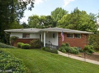 4527 41st St N, Arlington, VA 22207
