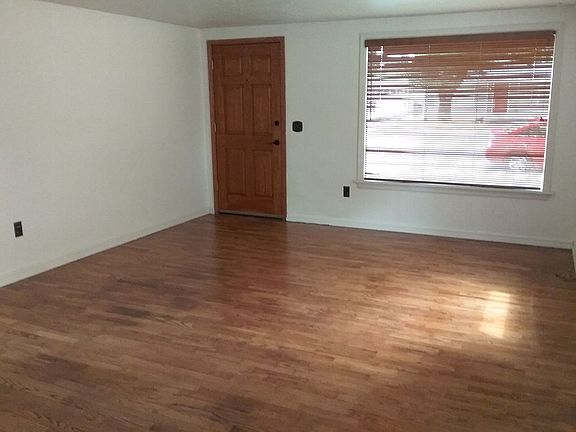 2nd image of 1052 Saint John St