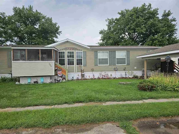 203 Bordeaux St, Iowa City, IA 52240