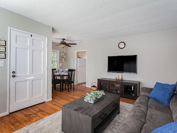 5th image of 3637 1st Ave