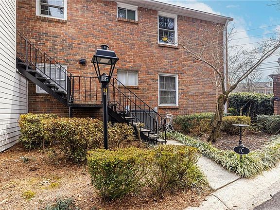 3rd image of 6700 Roswell Rd Unit 1C