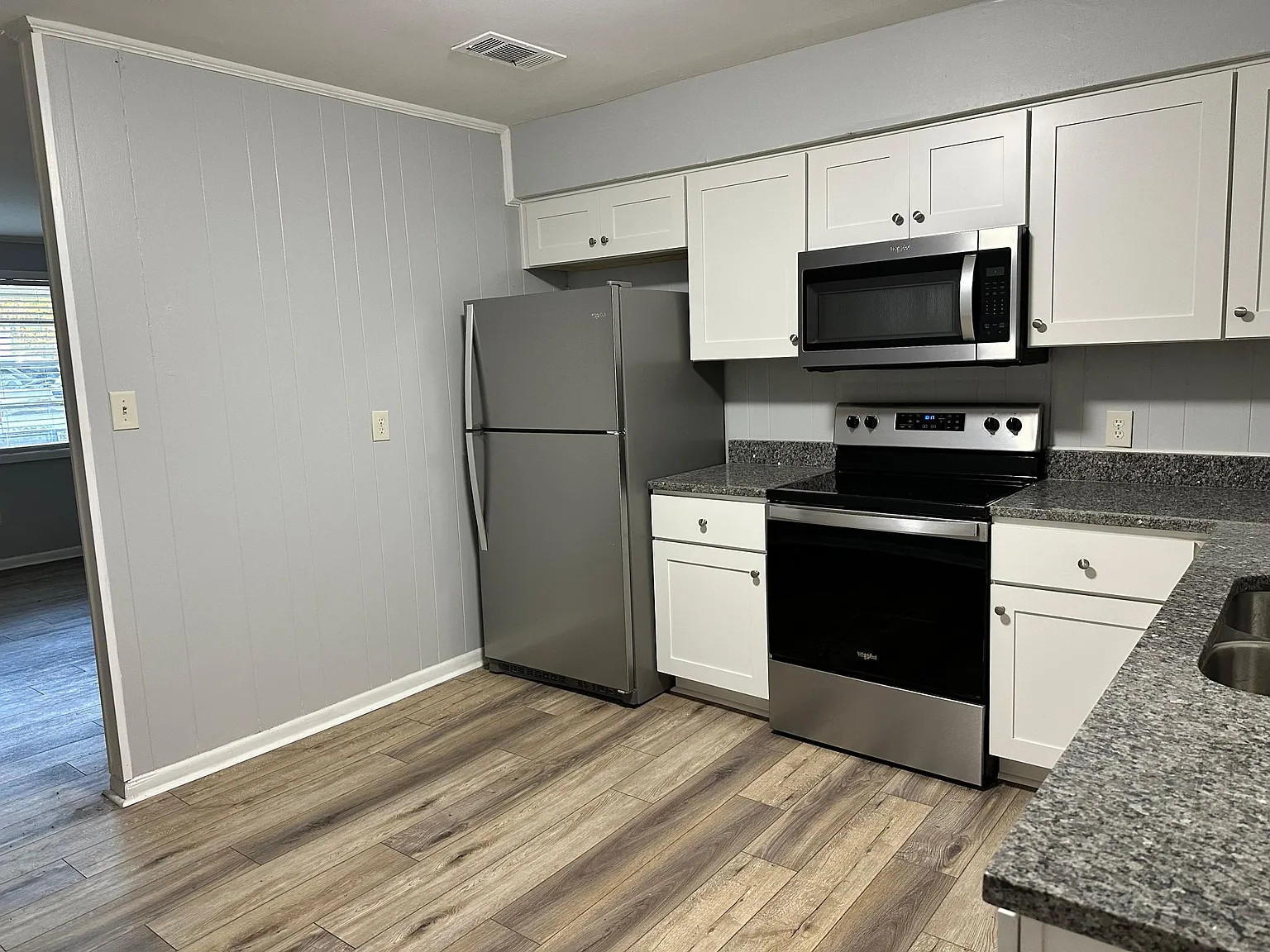 2 bed, 825 sqft, $1,500 — Photo 3