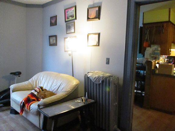 5th image of 22 Fonda Ave