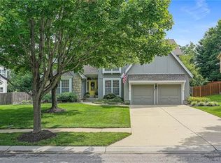 13761 S Blackfoot Dr, Olathe, KS 66062