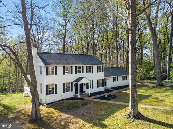 307 Center Hill Rd, Wilmington, DE 19807