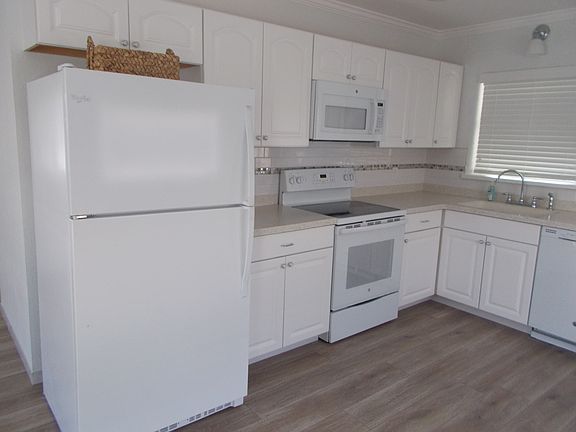 2nd image of 405 Maryland Ave
