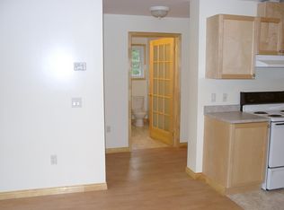 248 S Windsor St #8, South Royalton, VT 05068