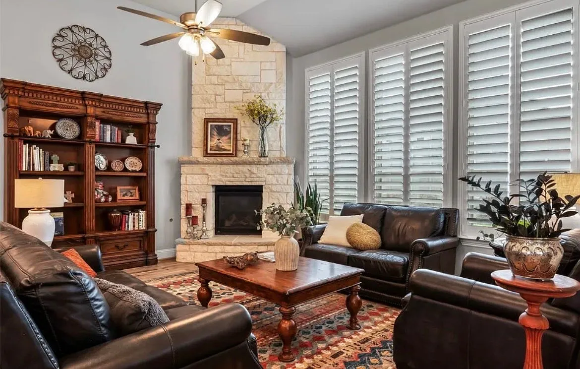 4 bed, 3.0 bath, 3225 sqft, $4,400 — Photo 3