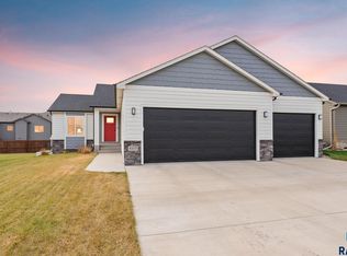 4105 S Home Plate Ave, Sioux Falls, SD 57110