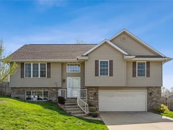 135 Jacob Ct NW, Cedar Rapids, IA 52405