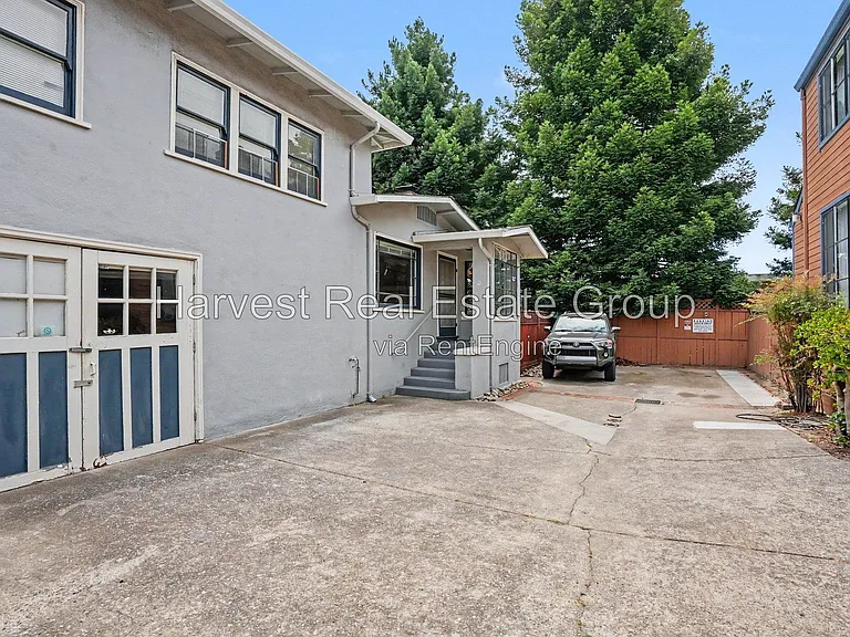 2156 Clinton Ave #D — Photo 14