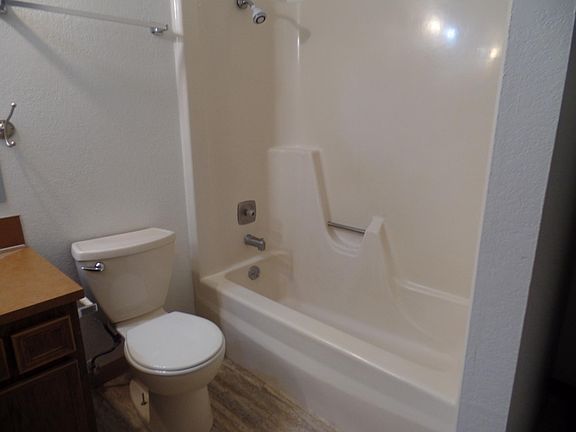 4th image of 1401 W Sandalwood Dr