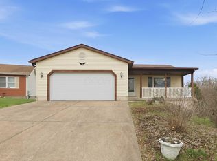 978 Blueberry Ct, Newark, OH 43055