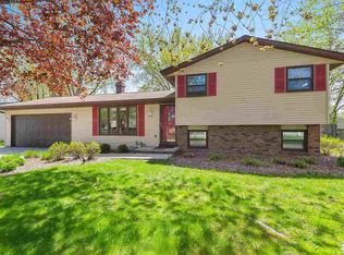 808 Floral Dr, Green Bay, WI 54301