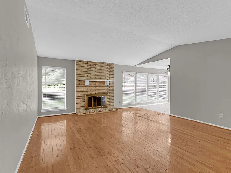1906 Arvada Dr — Photo 6