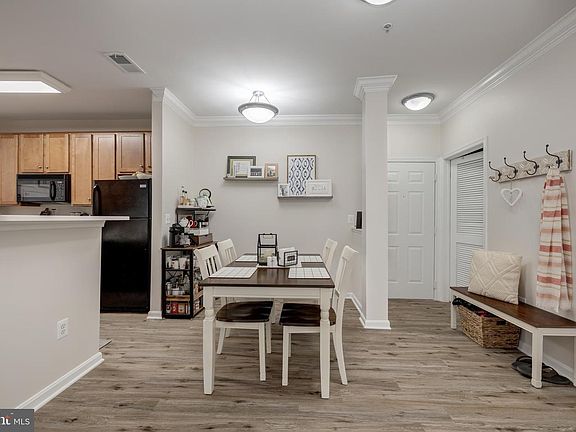 5th image of 4854 Eisenhower Ave Unit 252