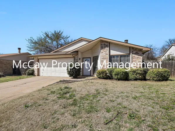 7933 Bermejo Rd, Fort Worth, TX 76112