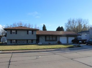 2802 Birchwood Rd, North Platte, NE 69101